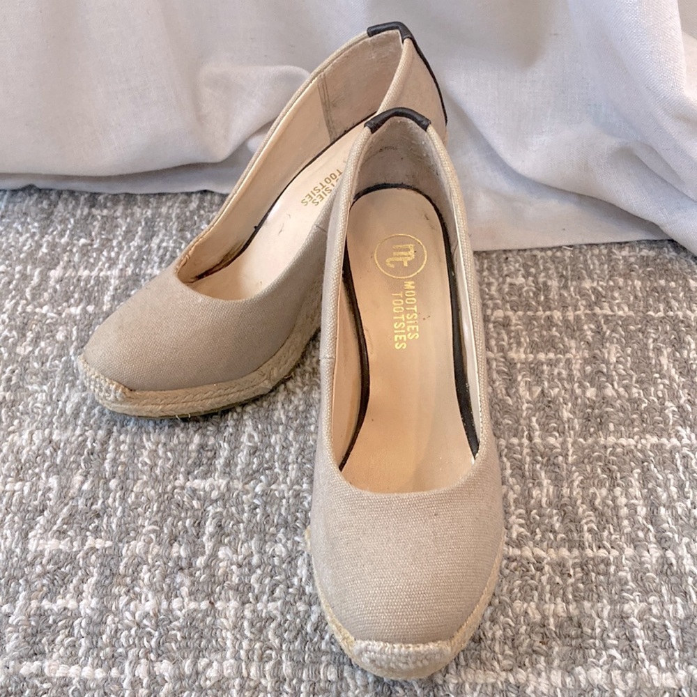 Tan wedges size 6 1/2